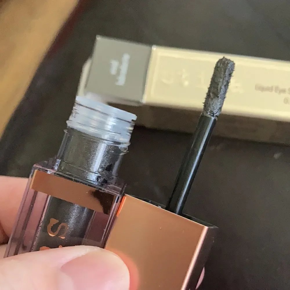 Stila this contains